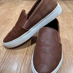 Birdies The Swift Cognac Brown Textured Slip-On
